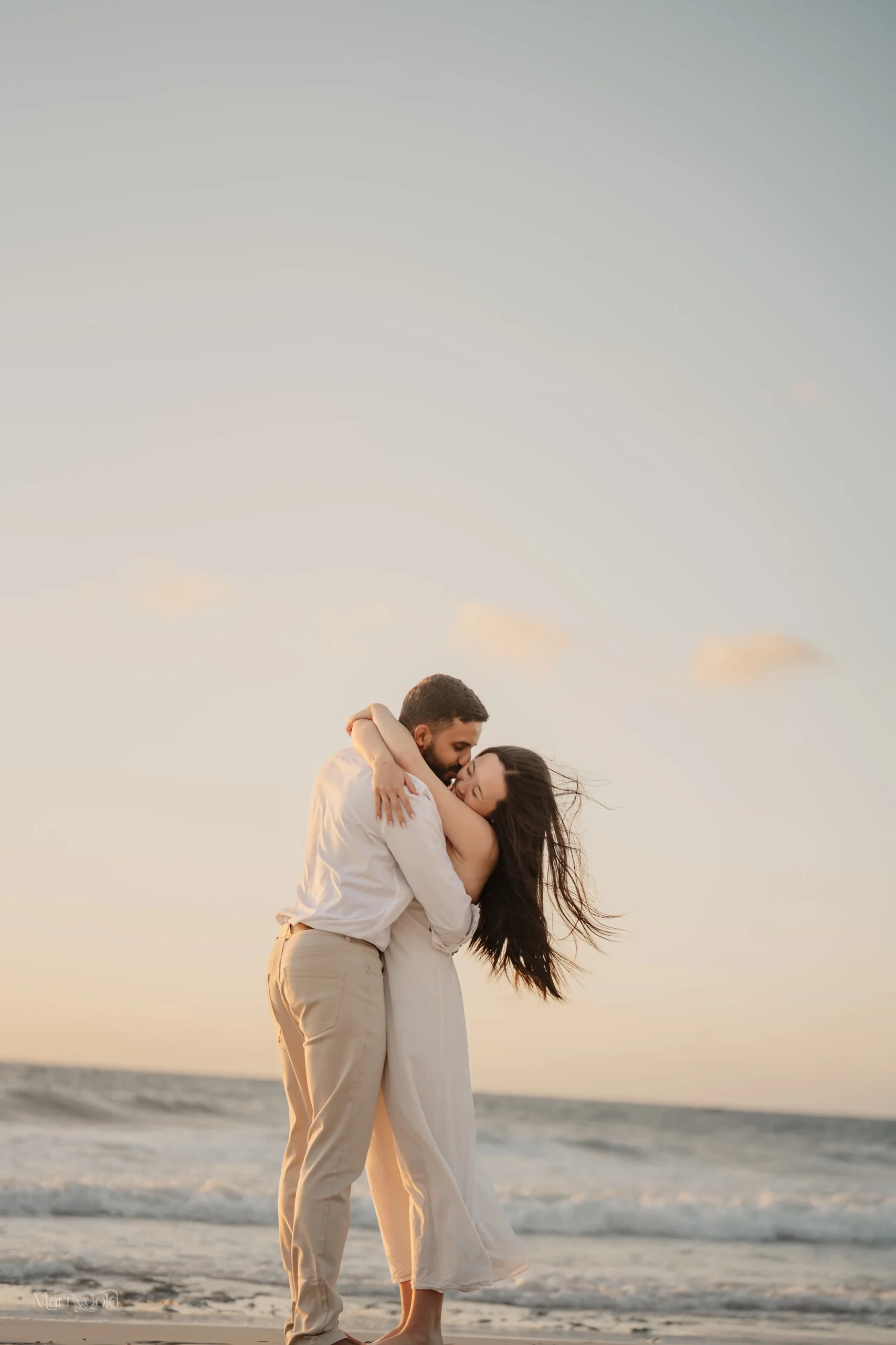 Pre-wedding shoot Perth, beach location